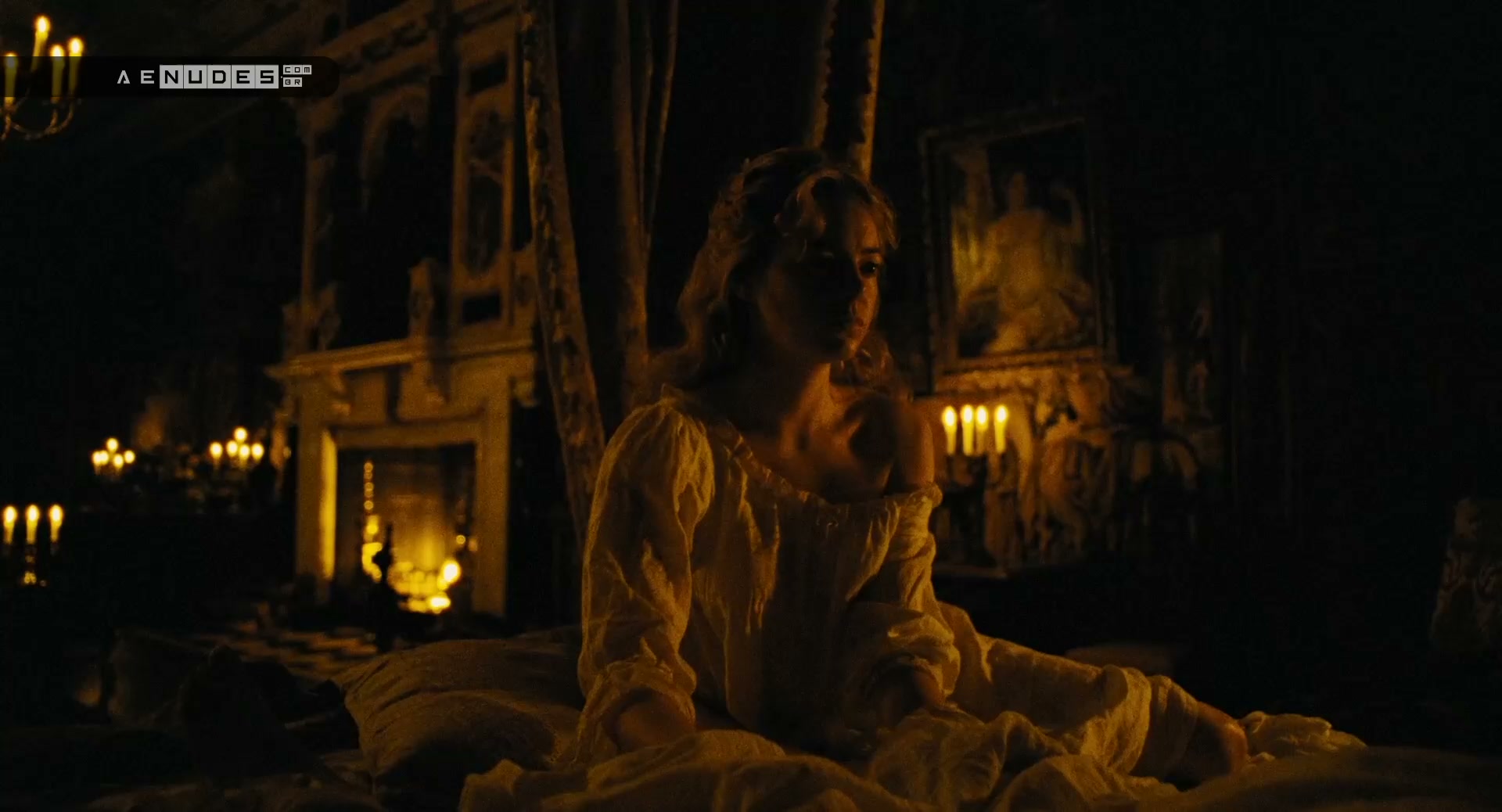  Emma Stone nua pelada em The Favourite