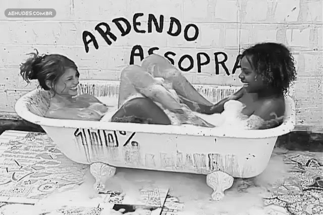 Alinne Moraes nua pelada cena de sexo em Ardendo e Assopra
