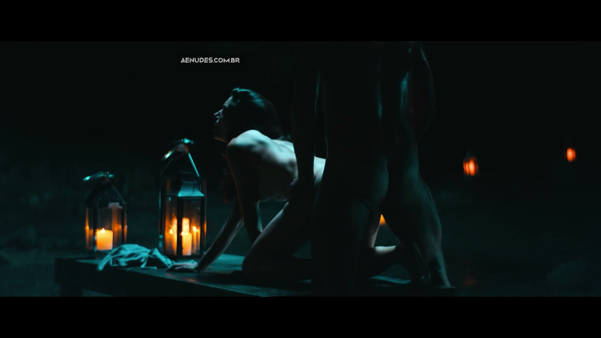 Giovanna Lancellotti nua e pelada cena de sexo em O Lado Bom de Ser Traída (Filme)