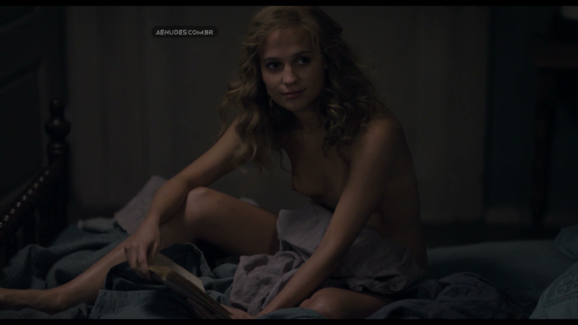  Alicia Vikander nua pelada em A Garota Dinamarquesa (The Danish Girl 2015)